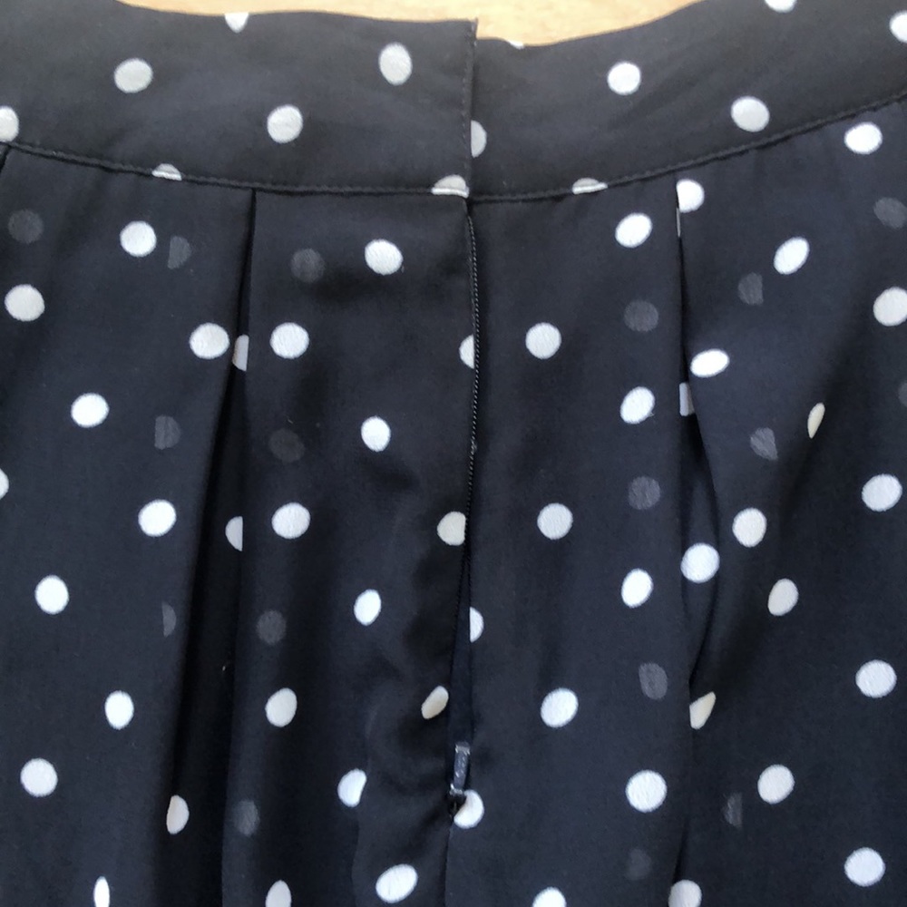 H & M navy blue polka dot skirt - Picture 3 of 7